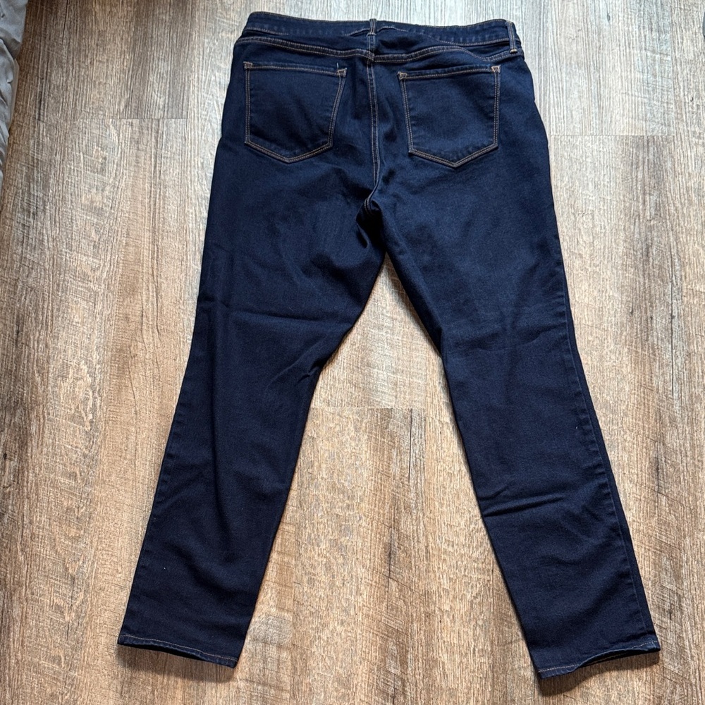 Old Navy Women's Dark Navy Straight-Leg Jeans - Picture 7 of 8